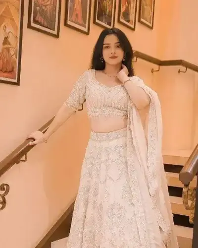 Escort Sawali